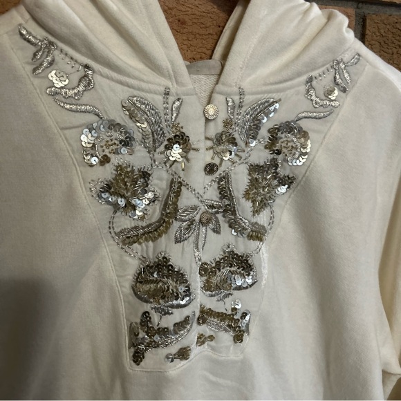 NWT Soft Surroundings Oversized Hooded Sweater with Floral Sequins Ivory Size M - Picture 2 of 7